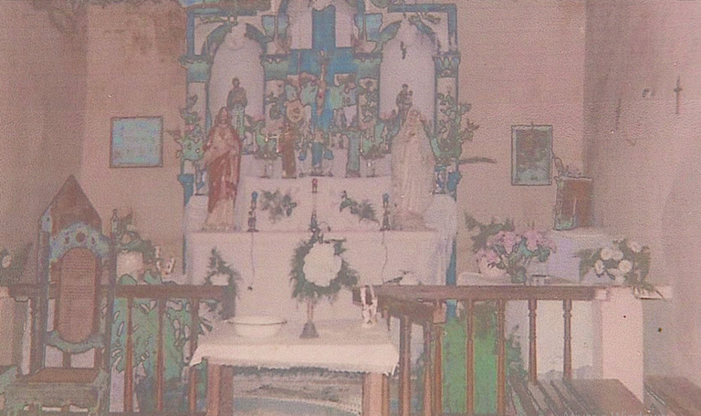 Interior de igreja é revelado em foto antiga.png
