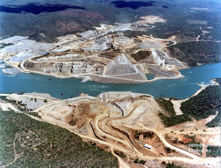 Vista geral das escavções da usina.jpeg
